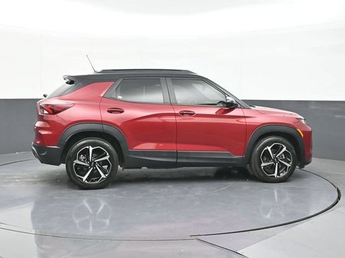 Used 2021 Chevrolet TrailBlazer RS w/ Technology Package FWD image 17