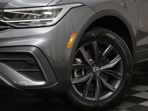 Certified 2023 Volkswagen Tiguan SE AWD/4WD image 3