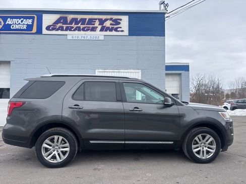 Used 2019 Ford Explorer XLT w/ Equipment Group 201A AWD/4WD image 6
