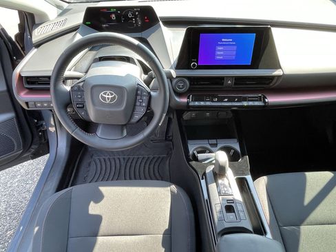 Certified 2025 Toyota Prius Plug-In Hybrid FWD image 11