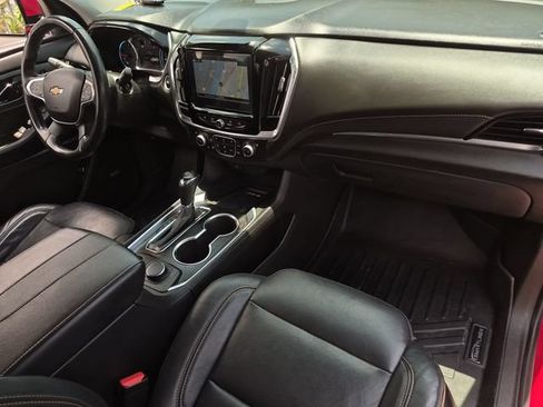 Used 2018 Chevrolet Traverse Premier w/ Driver Confidence II Package FWD image 28