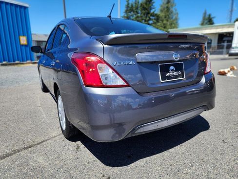 Used 2018 Nissan Versa SV FWD image 7
