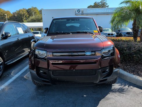 Used 2023 Land Rover Defender 130 First Edition image 2