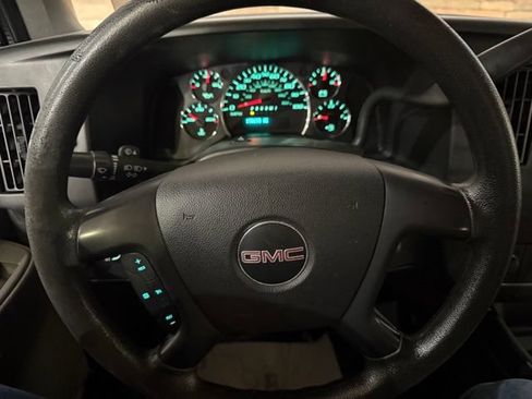 Used 2016 GMC Savana 2500 RWD image 17