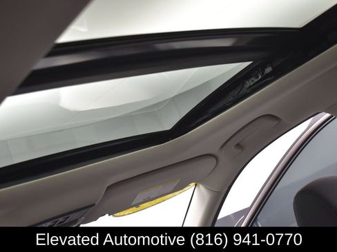 Used 2024 Nissan Pathfinder SV w/ SV Premium Package image 22