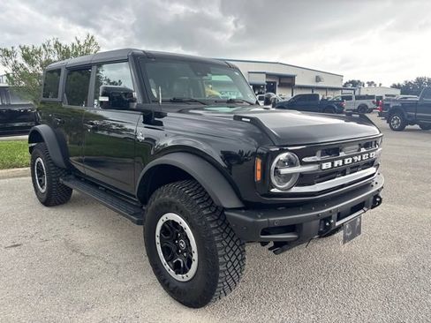 Used 2023 Ford Bronco Outer Banks w/ Sasquatch Package AWD/4WD image 3