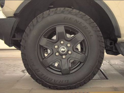 Used 2025 Ford Bronco Outer Banks AWD/4WD image 17