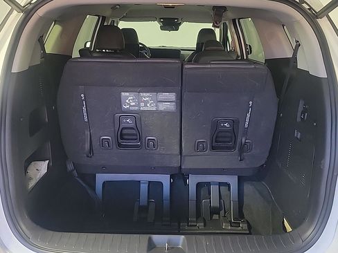 Used 2024 Kia Carnival SX image 9