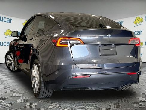Used 2024 Tesla Model Y Long Range AWD/4WD image 4