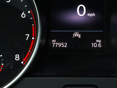 Used 2021 Volkswagen Tiguan SE R-Line image 31