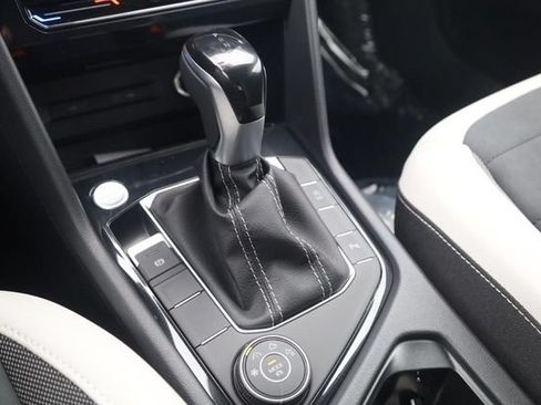 New 2026 Volkswagen Taos SE AWD/4WD image 18