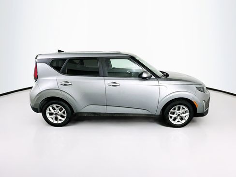 Used 2023 Kia Soul LX w/ Option Group 015 FWD image 10