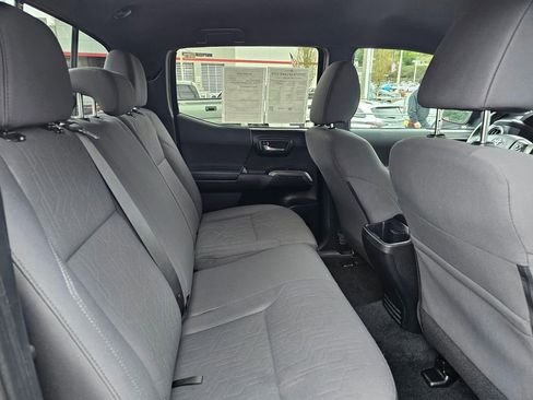 Used 2019 Toyota Tacoma TRD Off-Road image 12