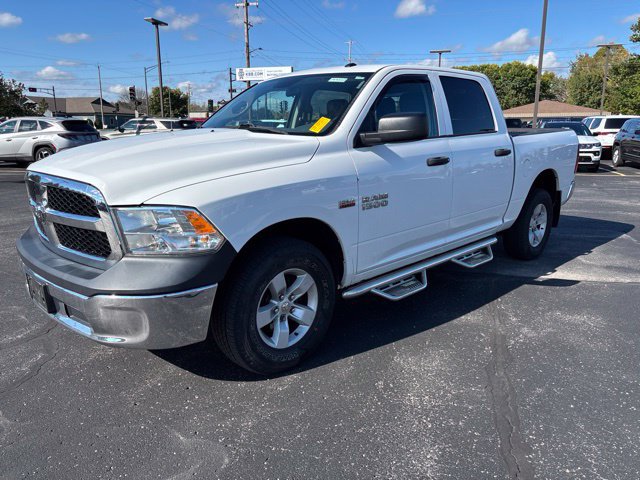 Used 2017 RAM 1500 ST w/ SXT Appearance Group AWD/4WD image 3