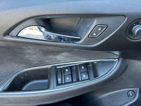 Used 2016 Chevrolet Cruze LT image 11