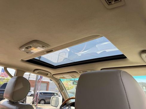 Used 2004 Lexus LX 470 4WD image 16