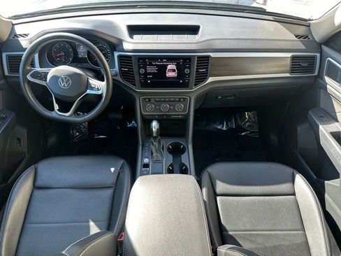 Used 2021 Volkswagen Atlas SE image 3