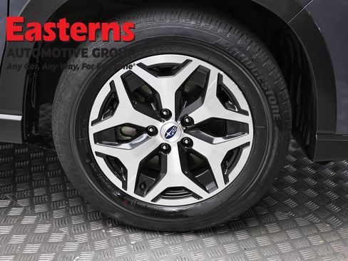 Used 2023 Subaru Forester Premium AWD/4WD image 33
