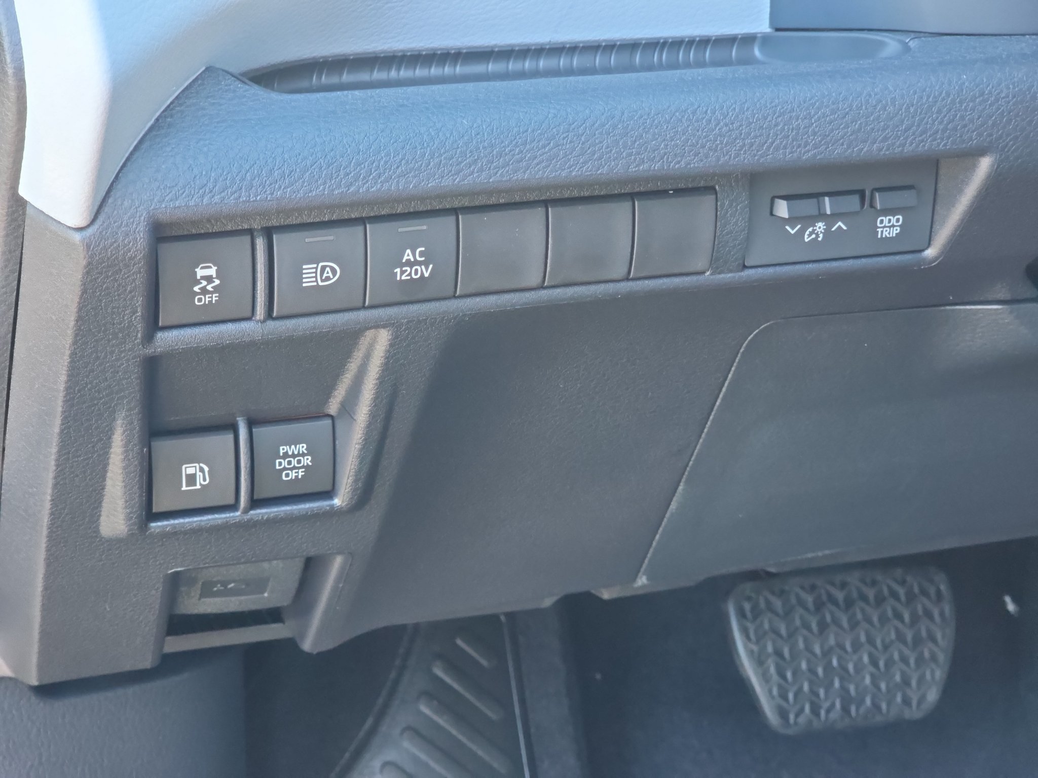 New 2026 Toyota Sienna XLE AWD/4WD image 27