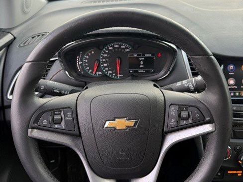 Certified 2021 Chevrolet Trax LT w/ Sport Edition image 13