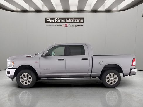 Used 2022 RAM 2500 Big Horn w/ Level A Equipment Group AWD/4WD image 2