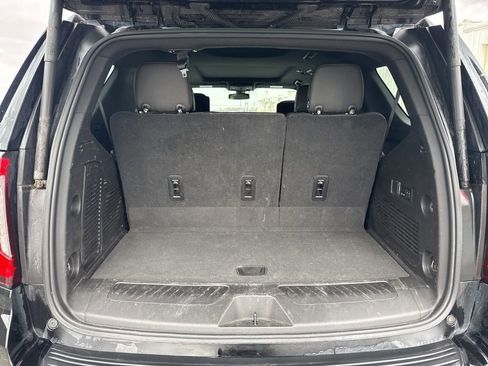 Used 2021 GMC Yukon SLT w/ SLT Premium Package image 9