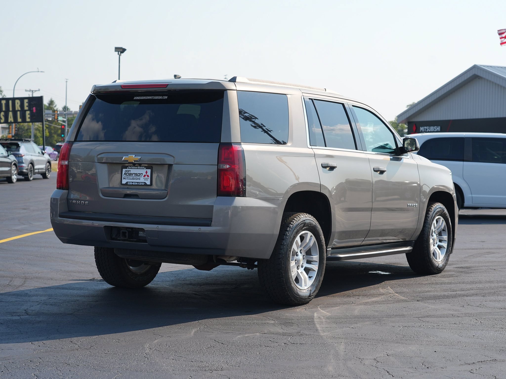 Used 2018 Chevrolet Tahoe LS w/ Skid Plate Package AWD/4WD image 3