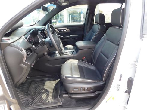 Used 2023 Chevrolet Traverse Premier w/ Redline Edition FWD image 13