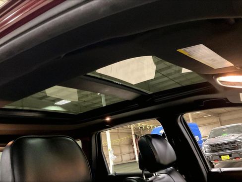 Used 2016 Jeep Grand Cherokee Overland AWD/4WD image 21