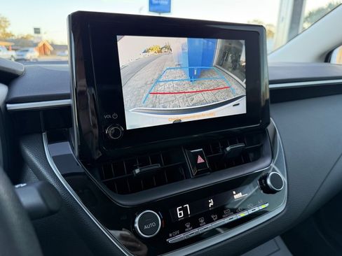 Used 2025 Toyota Corolla LE image 14