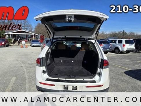 Used 2012 Lincoln MKX FWD image 24