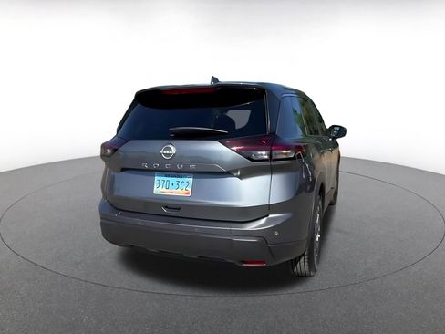 Used 2025 Nissan Rogue SV FWD image 15