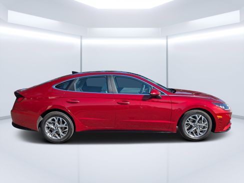 Certified 2023 Hyundai Sonata SEL w/ Convenience Package image 3