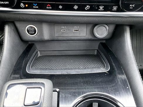 Used 2023 Nissan Rogue SL w/ SL Premium Package image 32