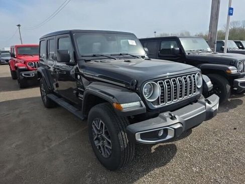 Used 2024 Jeep Wrangler Sahara w/ Technology Group image 3