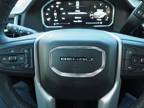Used 2026 GMC Sierra 3500 Denali w/ Technology Package AWD/4WD image 32