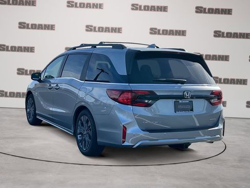 New 2026 Honda Odyssey Touring image 3