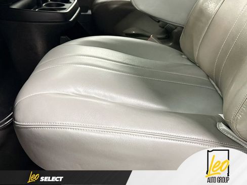 Used 2019 Chevrolet Express 2500 w/ Driver Convenience Package RWD image 21