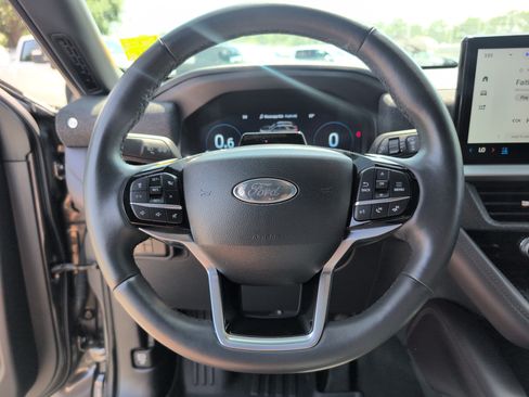 Used 2025 Ford Explorer Platinum w/ Ultimate Package RWD image 26