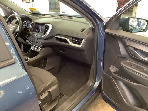 Used 2024 GMC Terrain SLE w/ Driver Convenience Package AWD/4WD image 14