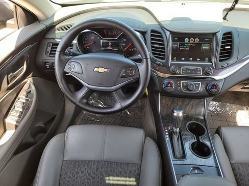 Used 2014 Chevrolet Impala LT w/ Convenience Package FWD image 13