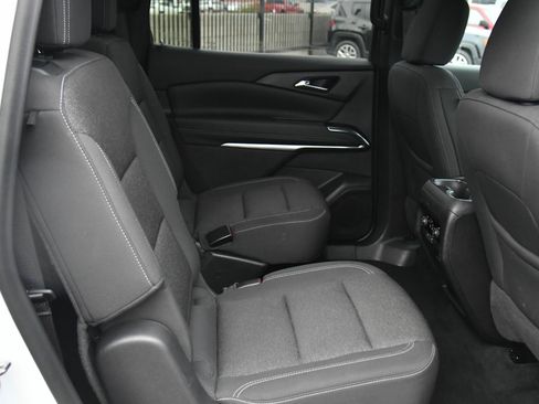 Used 2024 Chevrolet Traverse LT image 52