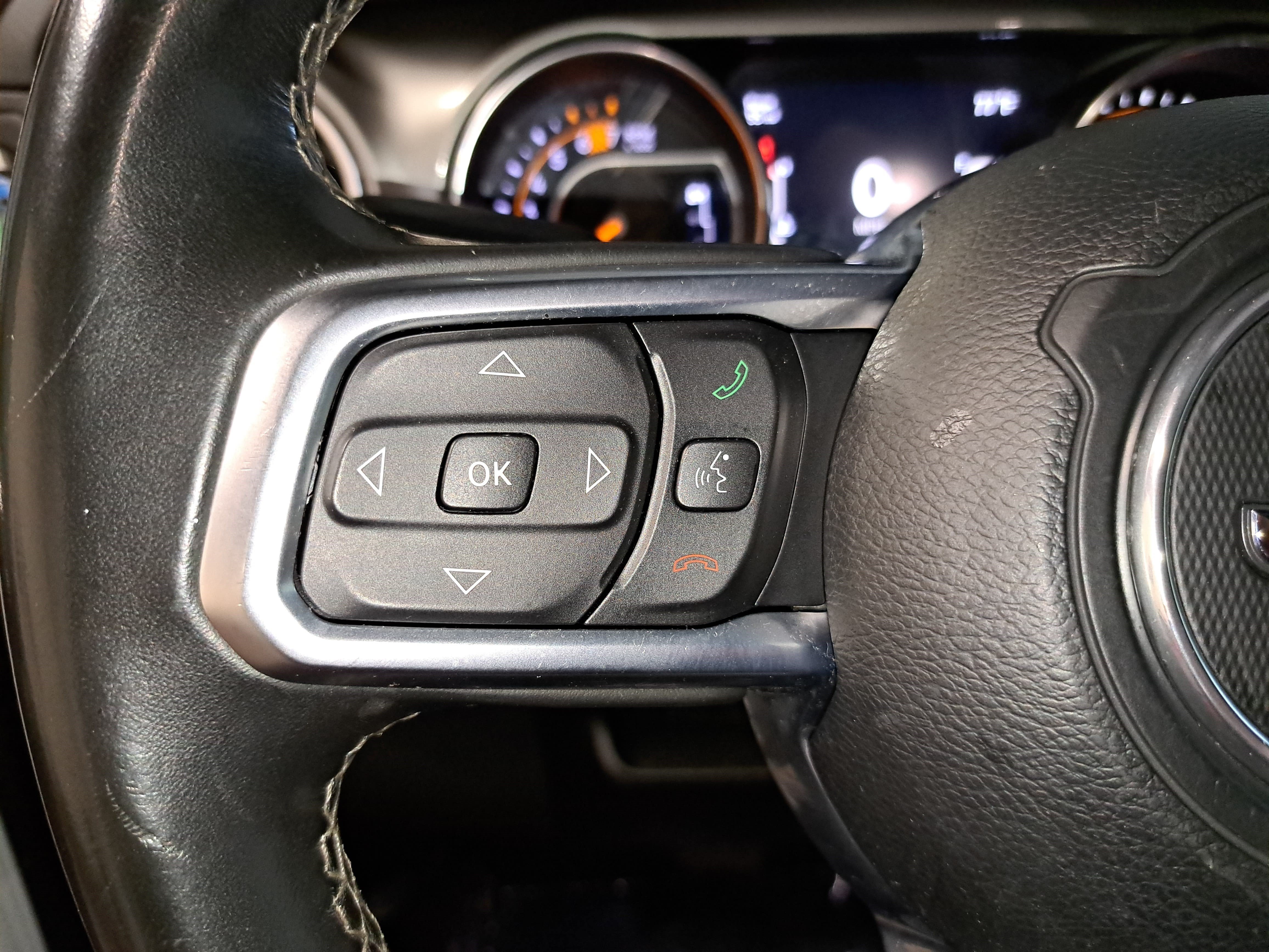 Used 2020 Jeep Wrangler Unlimited Sahara AWD/4WD image 16