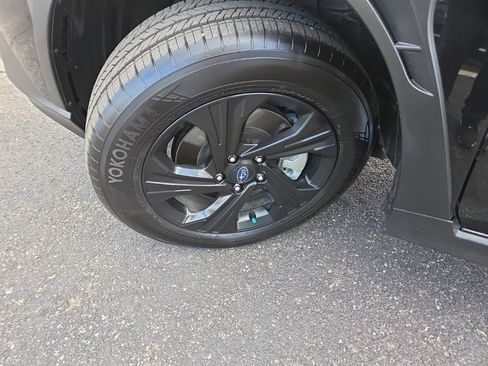 Certified 2025 Subaru Crosstrek 2.0i image 9