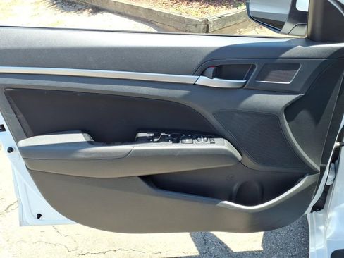 Used 2020 Hyundai Elantra SEL w/ Cargo Package (C1) FWD image 6