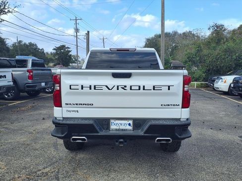 Used 2023 Chevrolet Silverado 1500 Custom Trail Boss w/ LPO, Dark Essentials Package image 22