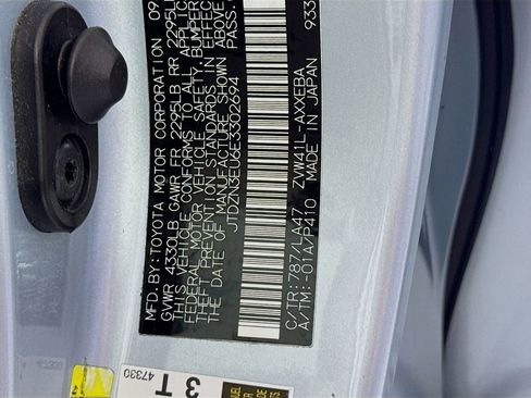 Used 2014 Toyota Prius V Five image 37