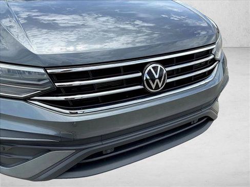 Used 2023 Volkswagen Tiguan SE FWD image 29
