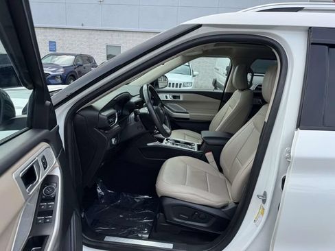 Certified 2023 Ford Explorer Limited w/ Limited Technology Package AWD/4WD image 17