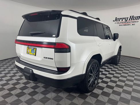 Used 2024 Lexus GX 550 w/ Accessory Package (Z1) AWD/4WD image 6